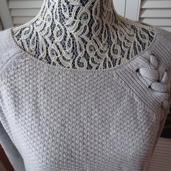 Le Chateau Cable Knit Sweater Side Braid Detail Warm Super Soft - Picture 7 of 12